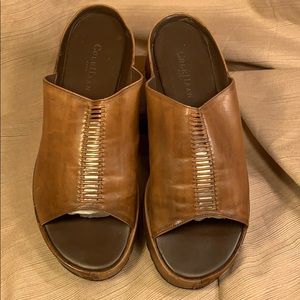 Cole Haan leather 1-1.5” platform classic style